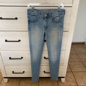 American Eagle Light Wash Skinny Jeans